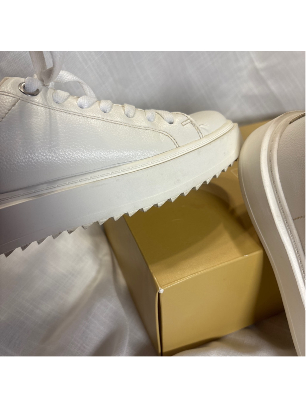 Steve Madden Charlie Platform Casual White leather Outsole Sneakers Size 6.5 - Picture 8 of 10